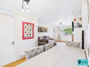 Lounge/Diner - click for photo gallery